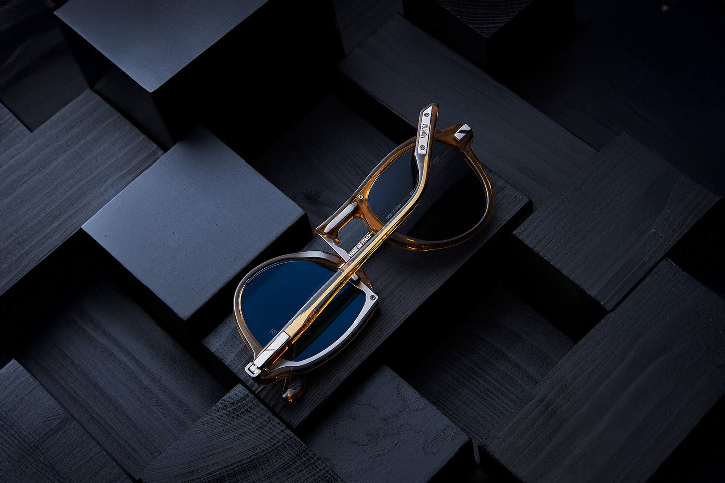 Status 06-C3 Crystal Honey with Polar Blue Lenses