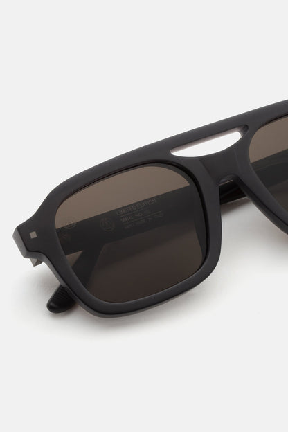 Vinicio Shadow Matte