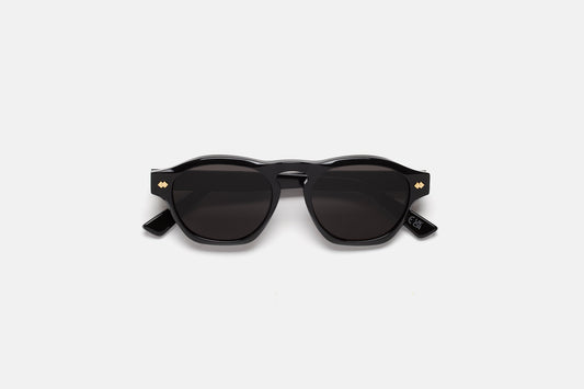 Yunari Black