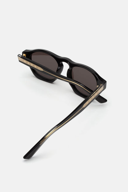 Yunari Black