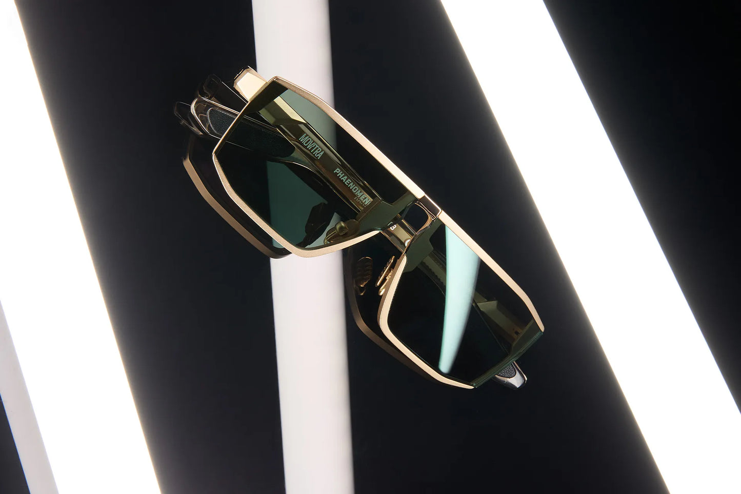 Phaenomenon 02-C3 Crystal Sand + Flash Green Lenses
