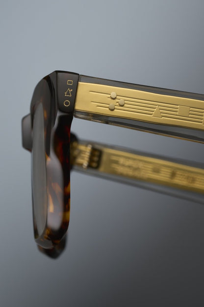 Black Square - Grey Tortoiseshell - S